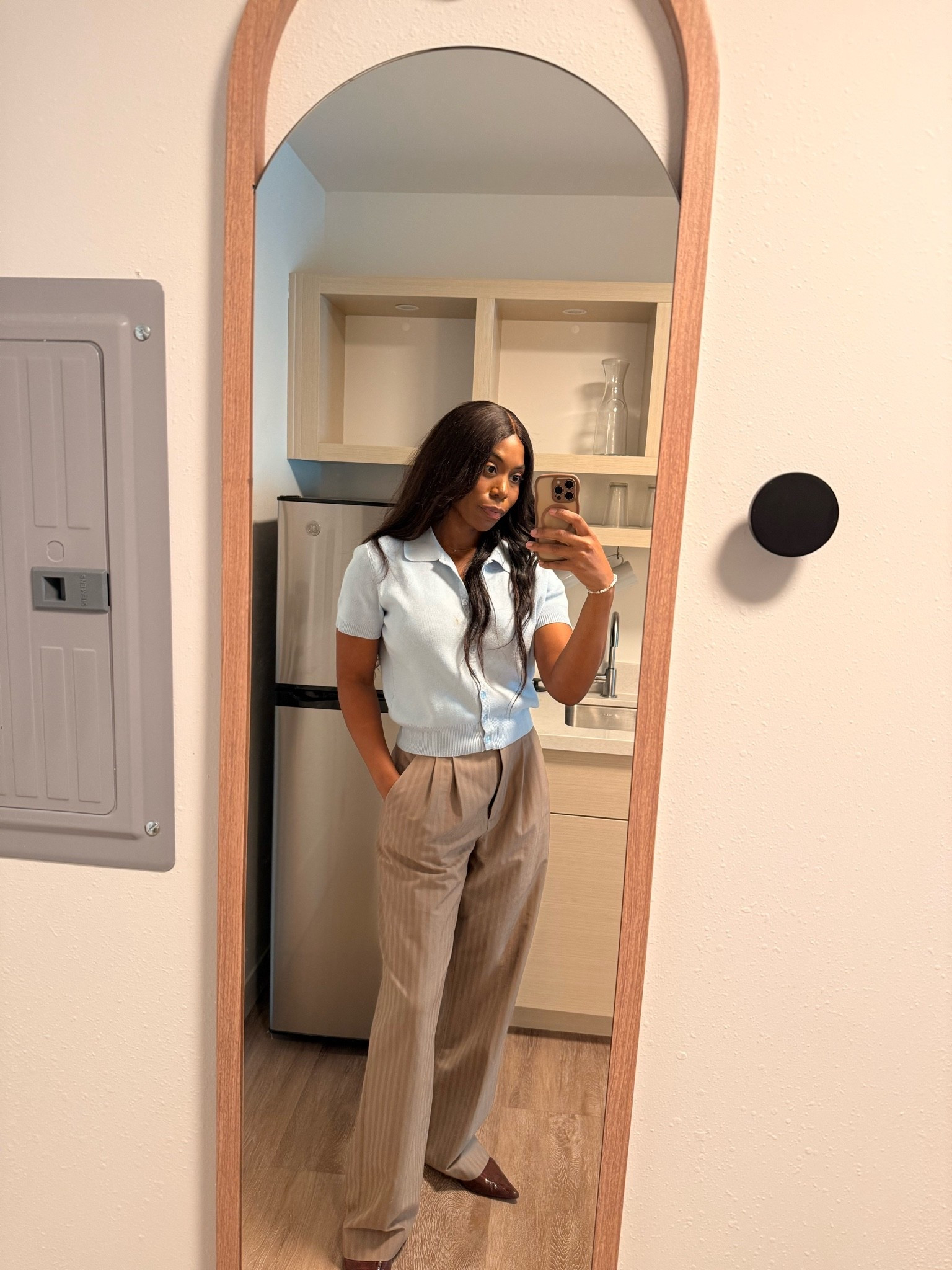 Work outfit of the day! Love these style of tops for the office

#LTKootd