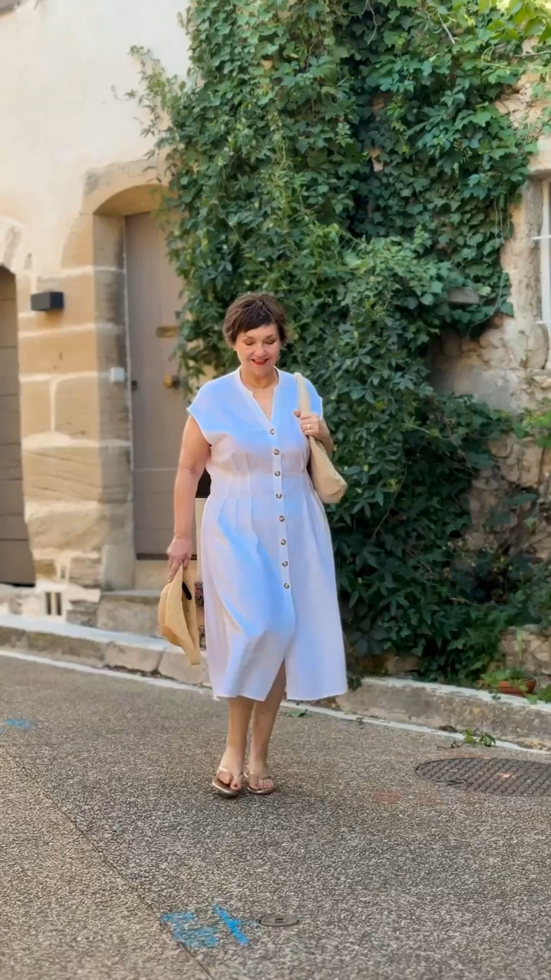 Summer dress: wer hätte gedacht, dass ein weißes Kleid zu meinem Favoriten für diesen Sommer wird?

#LTKFashionMonth #LTKü50 #LTKsummer