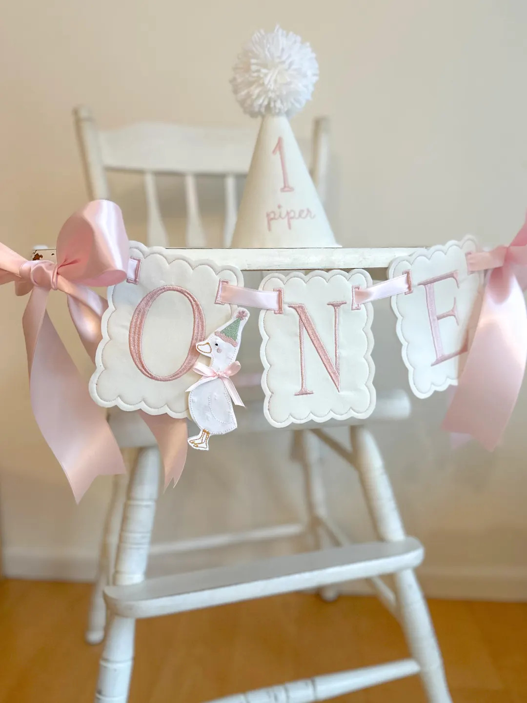 This first birthday high chair banner is a precious addition to your little girls first birthday ... | Etsy (US)