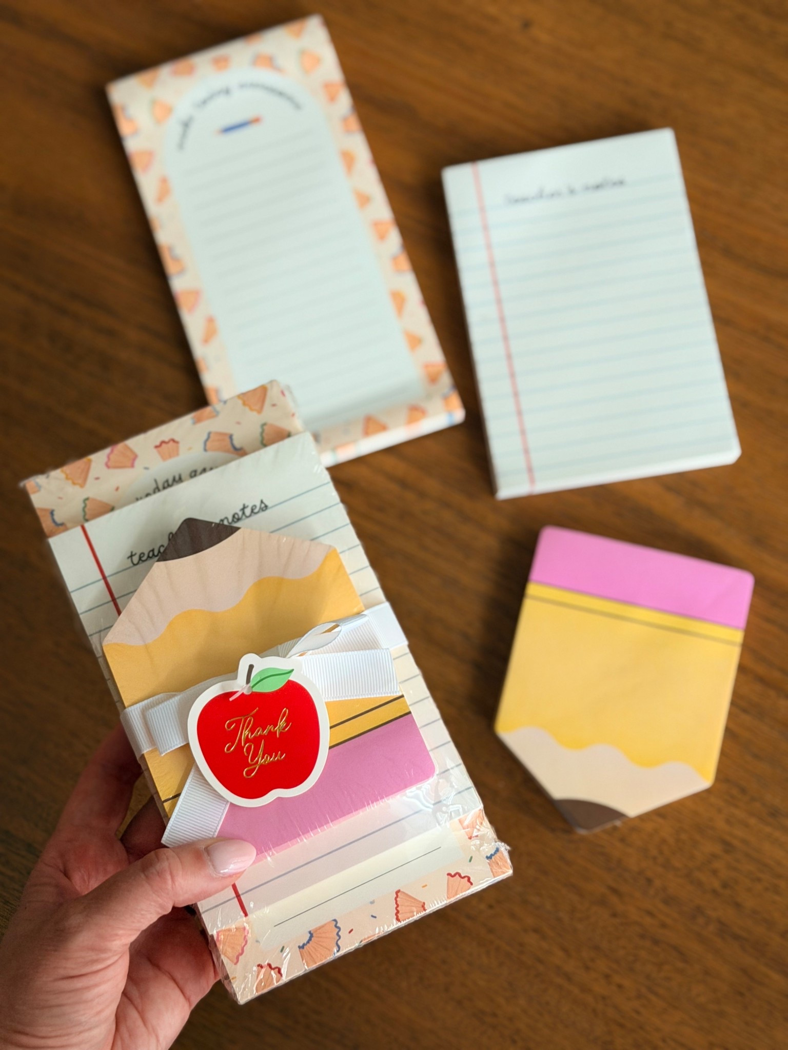 Cutest 3 notepad set for just $10! Perfect for teacher appreciation🍎
.


#LTKKids #LTKSeasonal #LTKmomlife