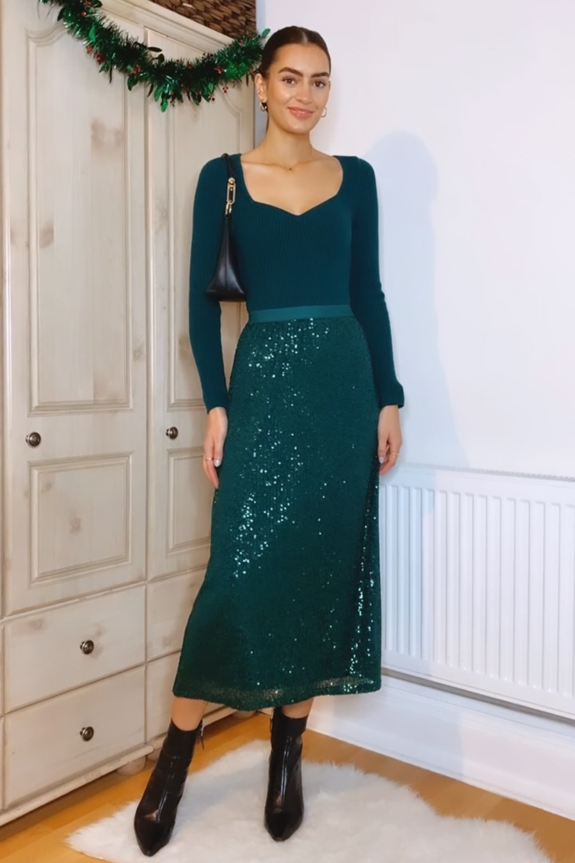 7 Days, 7 Party Looks: Day 6

Green bodysuit, green sequin midi skirt, black ankle boots, black shoulder bag

#LTKHoliday #LTKSeasonal #LTKstyletip