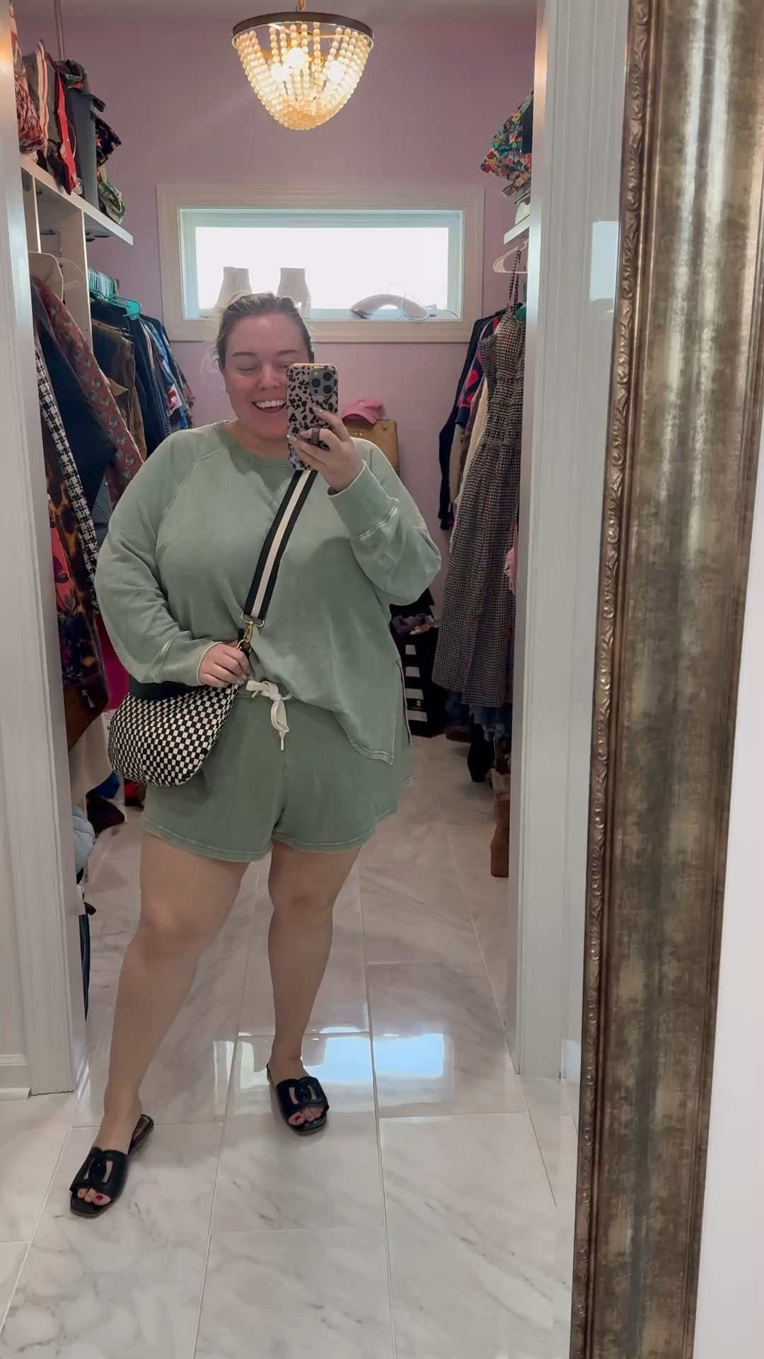 It’s a true self care Monday. Therapy, a facial, and Pilates. I love it! Wearing the comfiest new aerie set + my new Clare V bag. I LOVE her 😍

#LTKootd #LTKPlusSize