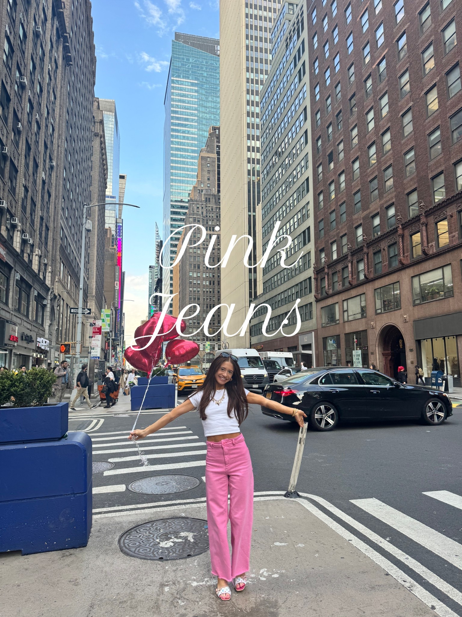 Pink Jeans ✨💕 
-
New York City Outfit 
-
White Top- Pull Bear 
Jeans- Zara

#zara #nyc #newyorkcity #pink #cityviews


#LTKSeasonal #LTKPetite #LTKWatchNow
