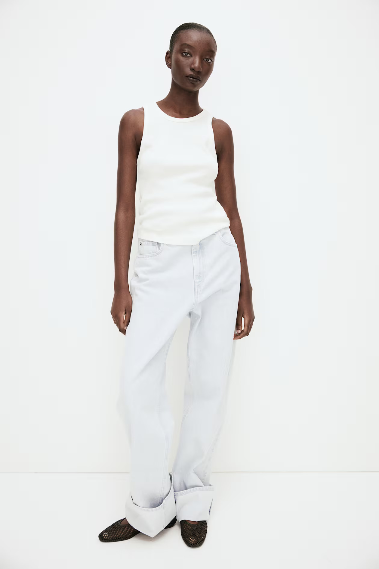 Camiseta en mezcla de seda - Cuello redondo - Sin mangas - Blanco - MUJER | H&M ES | H&M (FR, IT, ES, PT, BE)