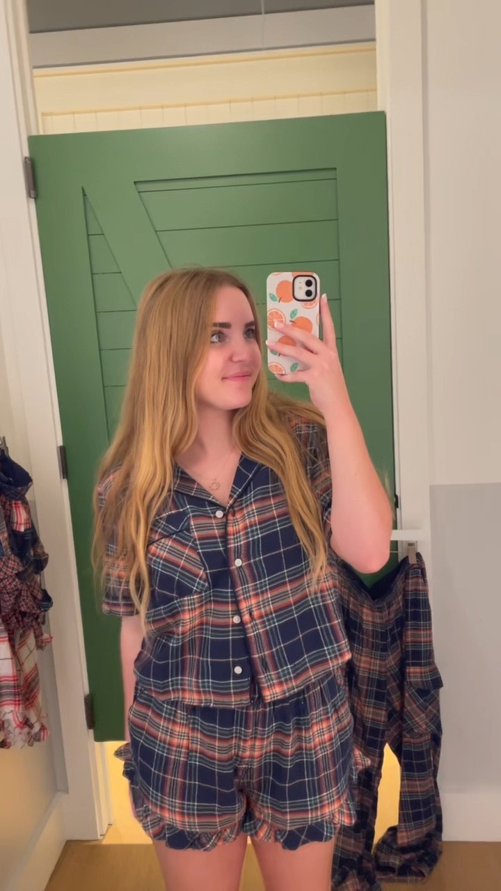 try on the aerie Christmas pajama shorts with me! 

#LTKGiftGuide #LTKVideo #LTKHoliday