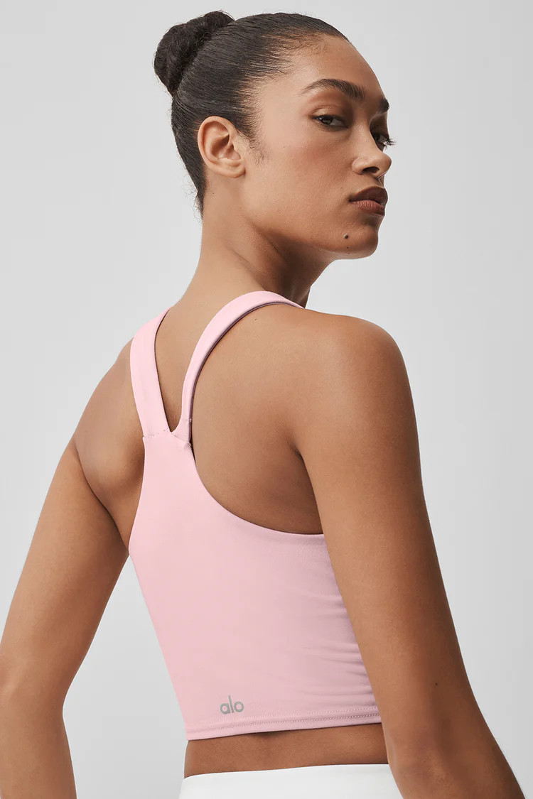 Model is 5'9 wearing SModel is 5'9 wearing SWearing Size SmallModel is 5'9, with a 31” bust, 23... | Alo Yoga (US)