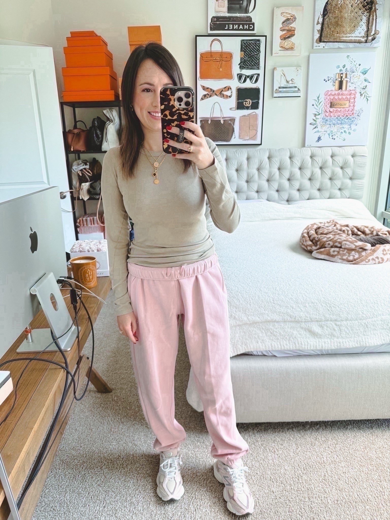 Lululemon top in sheer oak (6) with the softest fleece joggers in pink haze (s)




#LTKootd #LTKFindsUnder100 #LTKSeasonal
