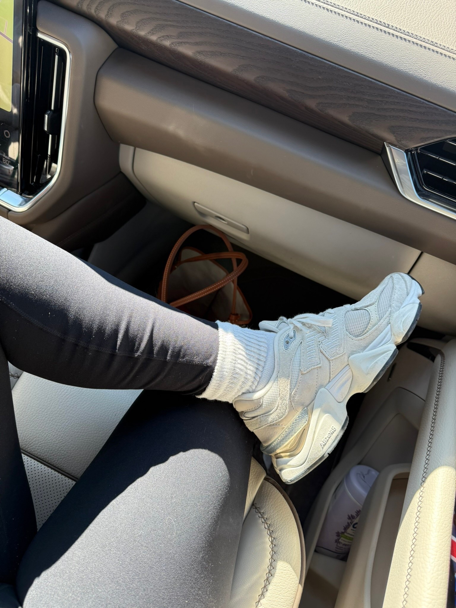 The best neutral new balance sneakers 😍

#LTKootd #LTKfitnessgoals #LTKActive