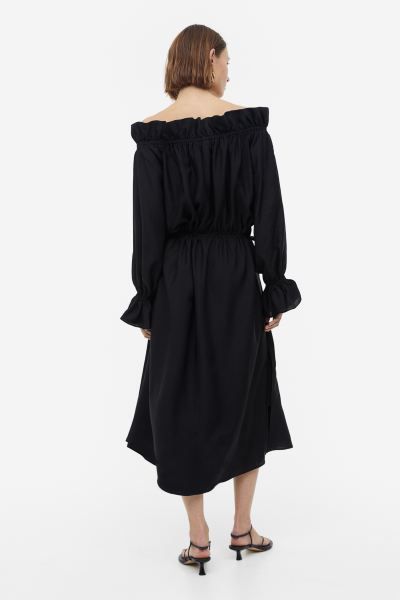 Long off-the-shoulder dress | H&M (UK, MY, IN, SG, PH, TW, HK)