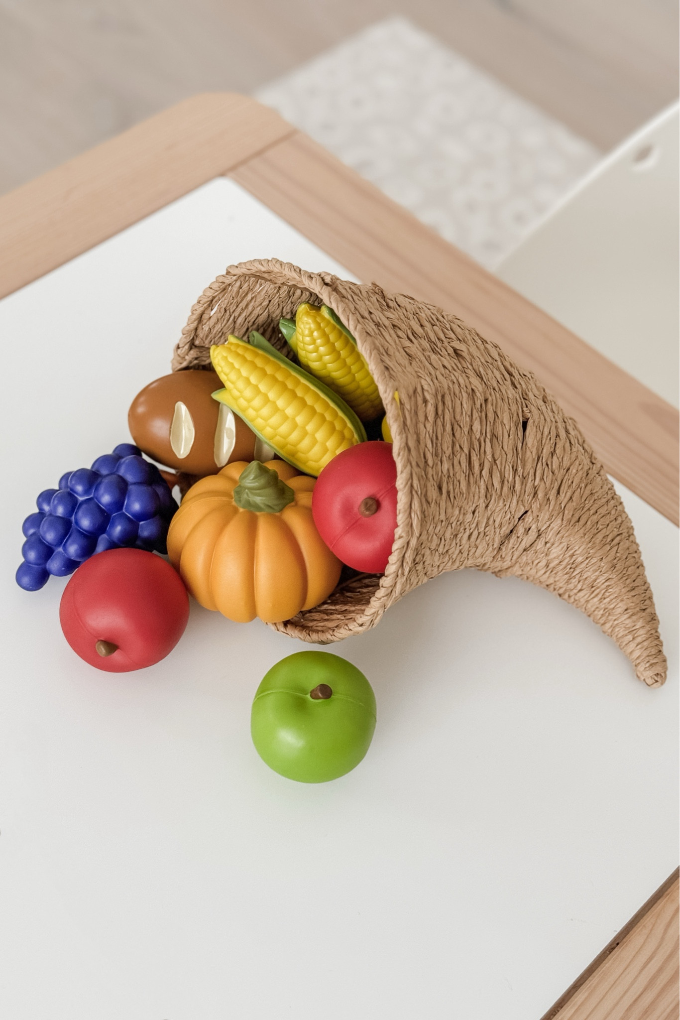 I know it’s not even Halloween yet, but I found these adorable little cornucopias in Bullseye’s Playground at Target and I know they’ll sell out before we get to #LTKThanksgiving so I have to share! I’m planning to use one for play and another for decor! 

Linking some of Sophie’s play foods as well. 🍎🌽🍇🎃🥖

#LTKSeasonal