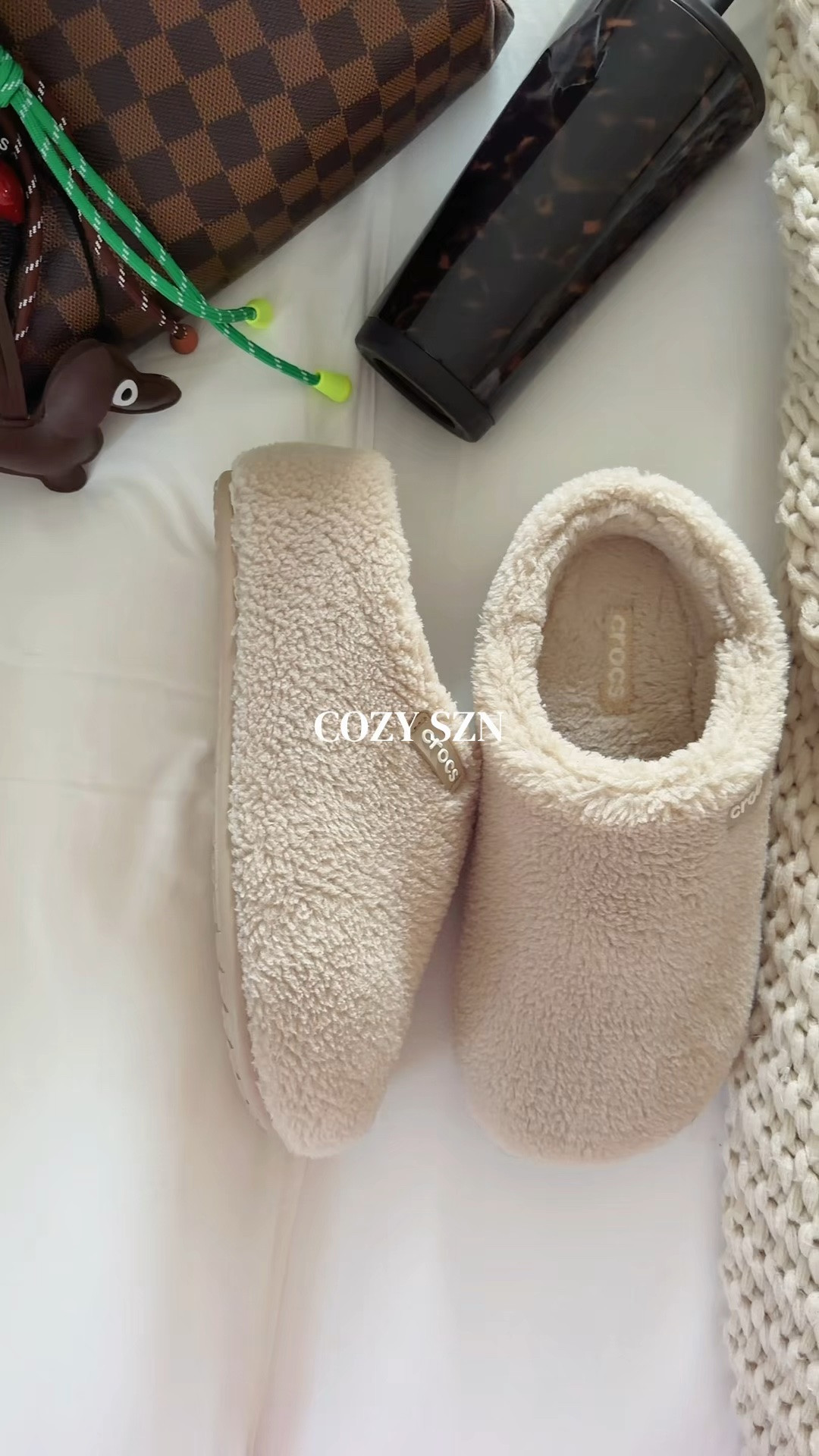 Crocs café slippers >>> 

The Crocs Cafe Fuzzy Slippers in a soft neutral sherpa are made for chilly mornings, lounging at home and gifting. Perfect for your fall and winter wardrobe. 🤍
#CrocsSlippers #FuzzySlippers #CozySeason #SherpaSlippers #FallEssentials