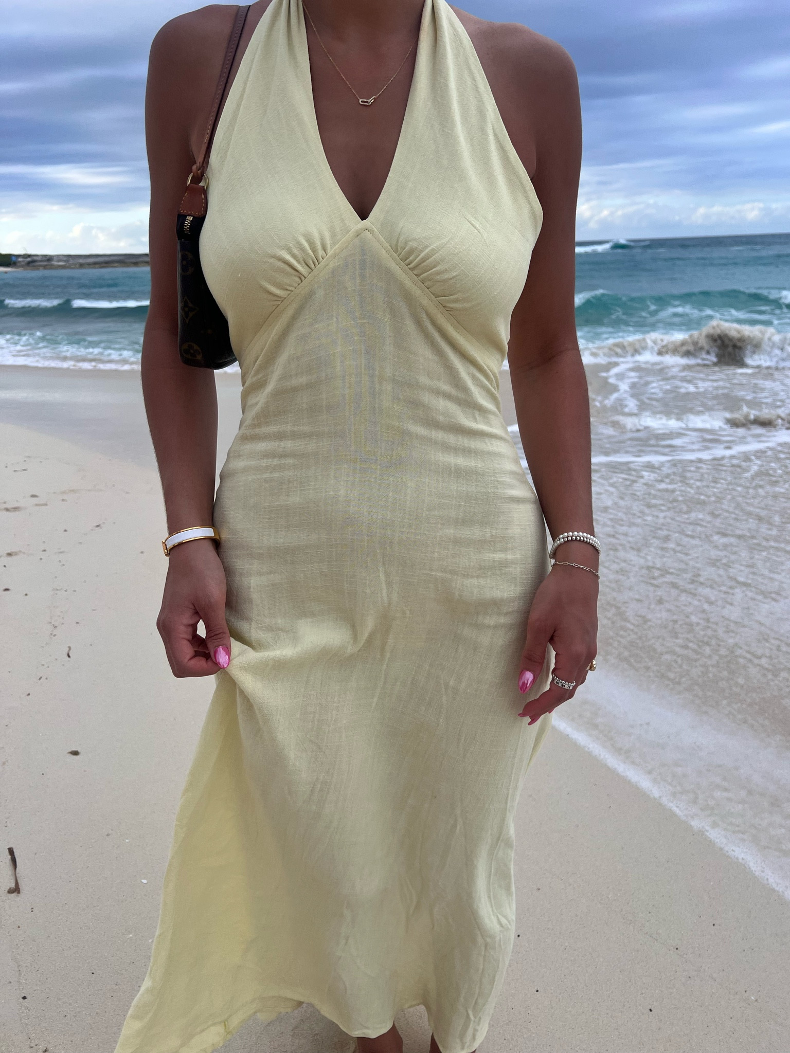 the most perfect linen vacation dress 💗 I wore this in the Bahamas and it was perfect for the day and night! 

#LTKcanada #LTKtravel #LTKstyletip