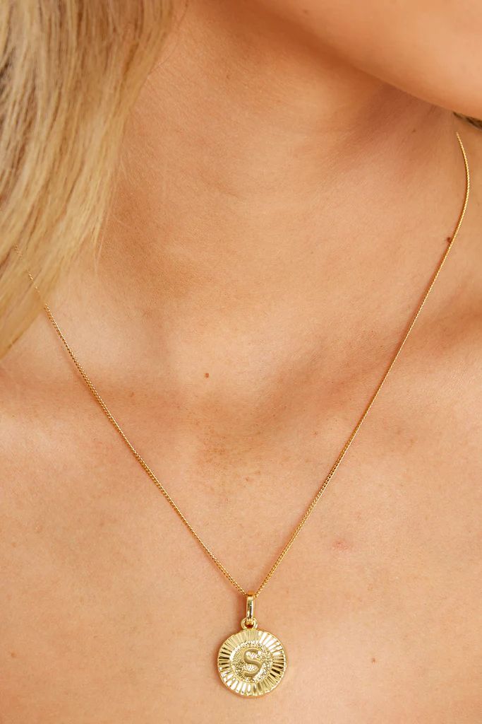 Initial S Gold Medallion Necklace | Red Dress 