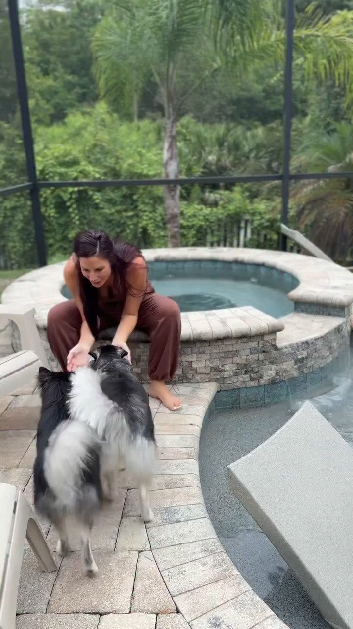 If my dog had opposable thumbs, he’d probably skip brushing his teeth too. 😂

Since that’s not happening, a daily dental chew is the next best thing. We’ve been adding Arterra into our routine because it does more than just help with bad breath—it supports stronger teeth and healthy gums too. Plus, it’s the only dental chew with nano hydroxyapatite (nHA), an ingredient used in oral care for tooth-surface support.

One chew a day = less “who just opened a landfill?” breath when they come in for kisses. 🐶🦷

Comment “shop” for details 

#dogmom #dogtreats #dogbreath #arterra #dentalchew