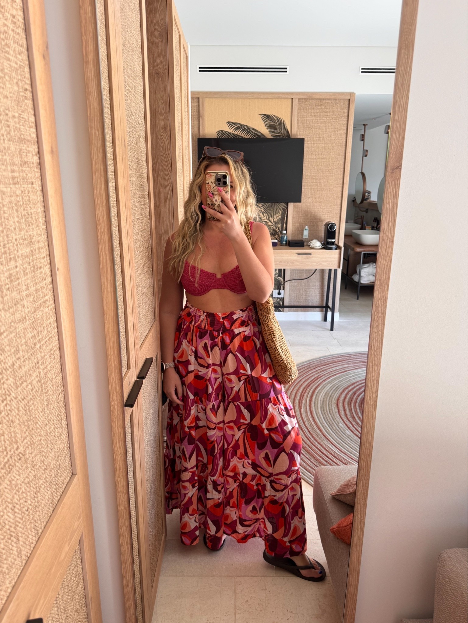This pink swimsuit cover up combo may just be my new favorite! Wearing a large on top, xl bikini bottom and large pants. These pants are so lightweight and soft and breathable! I can’t recommend them enough. Summer outfits / vacation outfits beach / resort wear