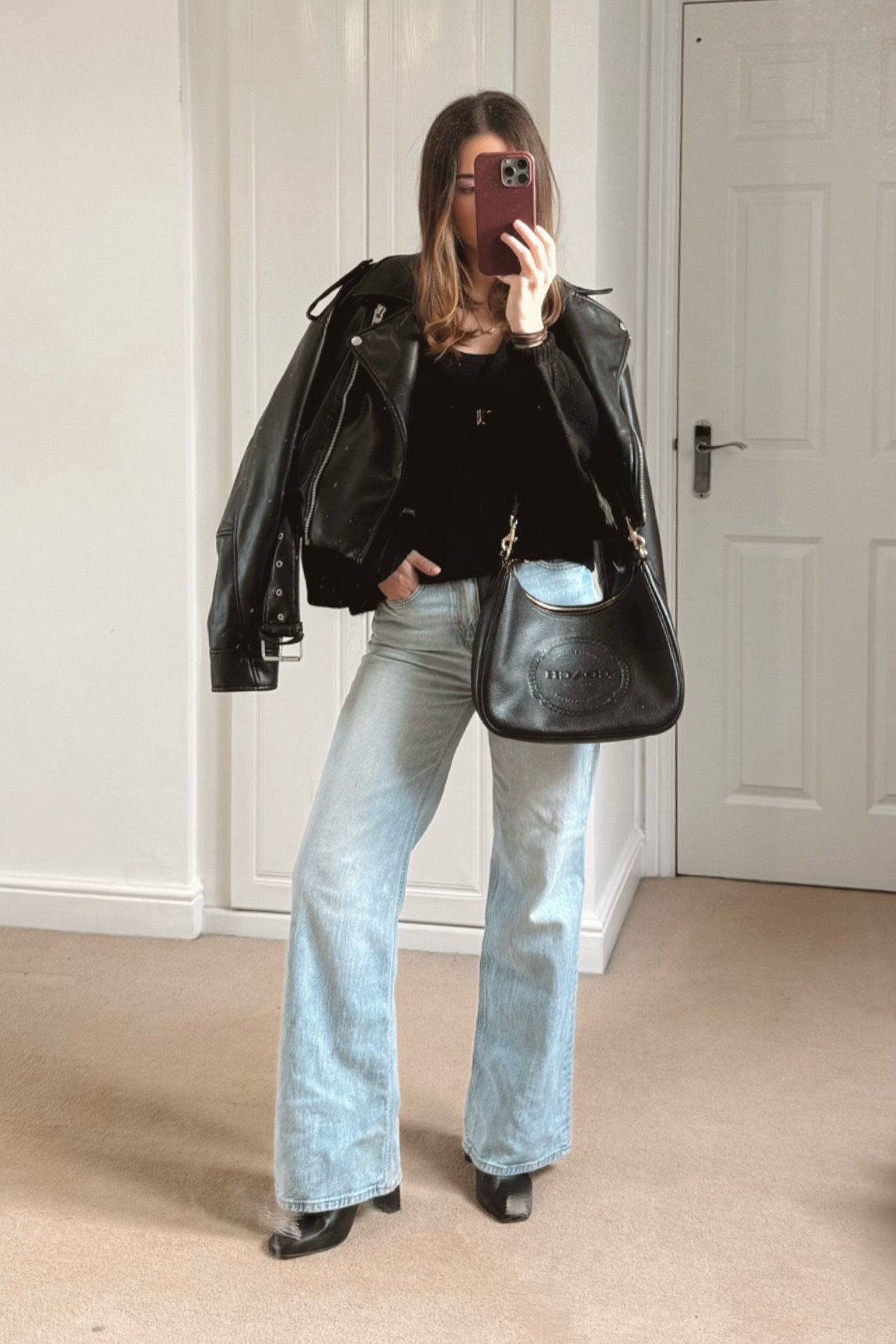 Dressing up a cardigan 🧦☕🧸🧺🪵 it’s cosy knit season and a cardigan is a staple to have this time of year 

#LTKuk #LTKwinter #LTKautumn