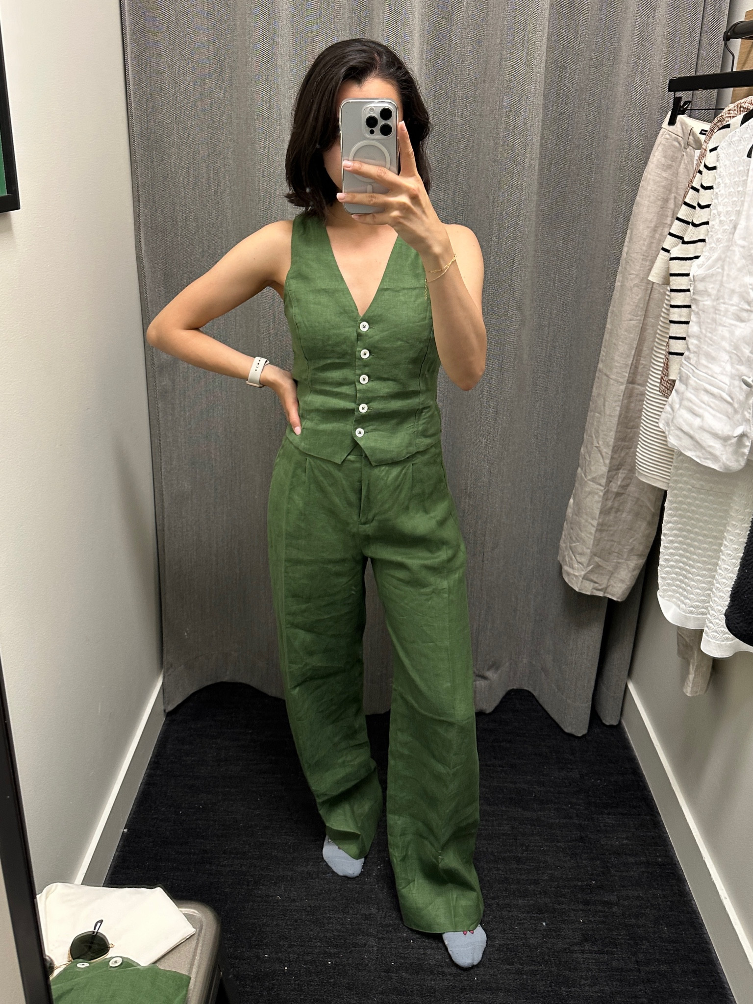 Super cute linen set! Super comfortable 