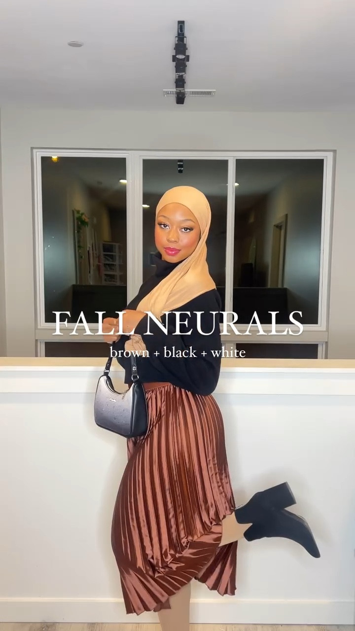 Neutral Colour  Outfit

Brown Pleated Skirt

Black Turtleneck 

Black Heels

Brown Hijab 