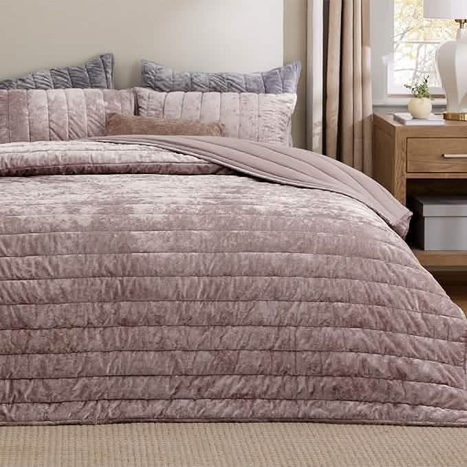 Bedsure Grace Striped Velvet Quilt Set | Bedsure