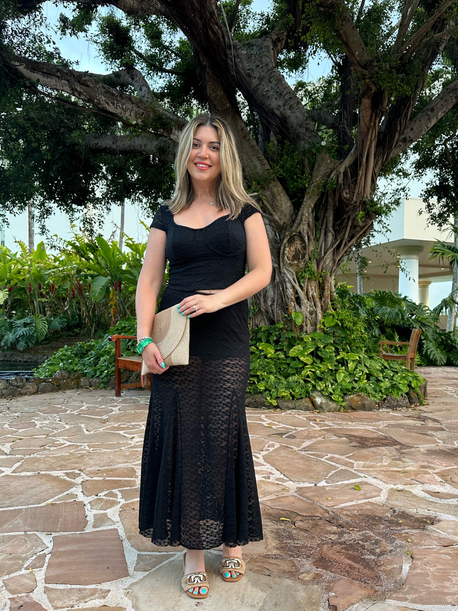 Hawaii Vibes 🌺 

#LTKShoeCrush #LTKTravel #LTKSeasonal