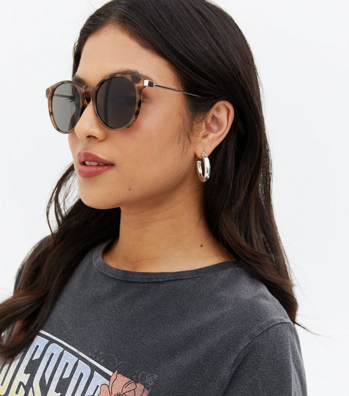 Brown Round Sunglasses
						
						Add to Saved Items
						Remove from Saved Items | New Look (UK)