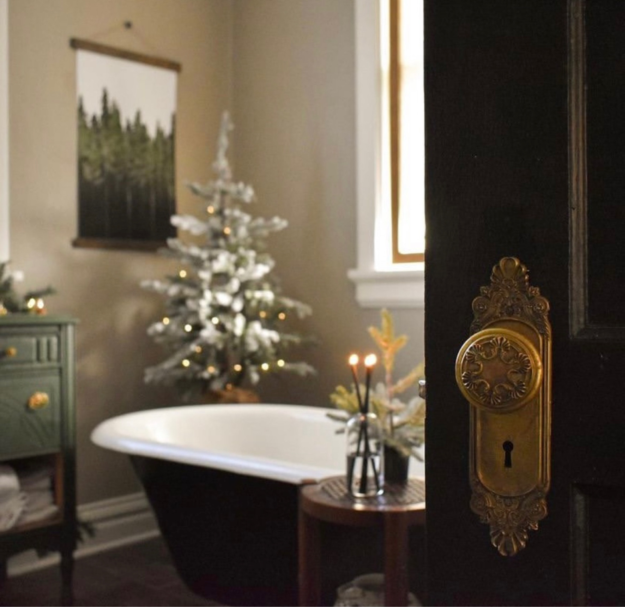 Create a cozy home for the holidays with a flocked Christmas tree in your bathroom with Everlasting Candles. Cozy Hygge vibes for days.

Target Christmas
Bathroom decor
Christmas decor

#LTKhome #LTKHoliday 

#LTKSeasonal