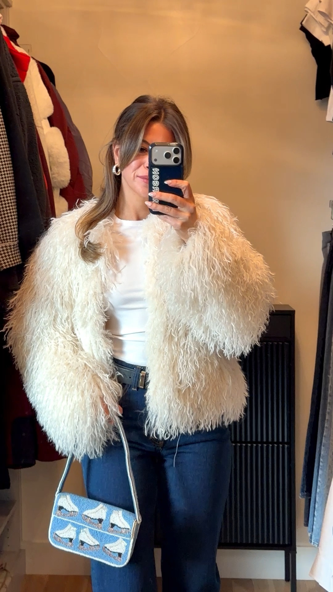 Abercrombie sitewide denim sale jeans paired with white tee and white faux fur coat

Abercrombie code: DENIMAF

Denim jeans
Casual look
Date night
Errands
Workwear
Everyday wear

#LTKSeasonal #LTKgrwm #LTKSaleAlert