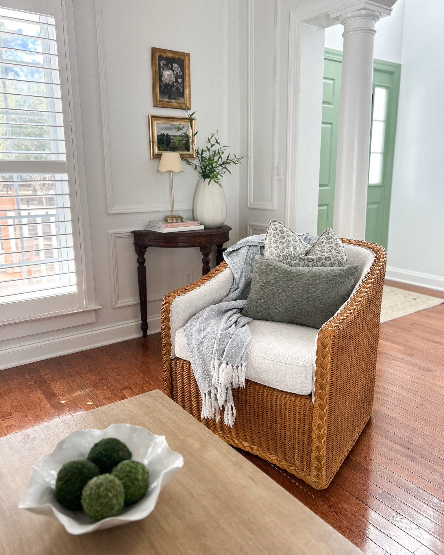 
Coastal traditional living room + entryway styling 🤍
Woven accent chair, neutral layered pillows, built-in shelf decor, and soft green accents for a timeless Southern home look. Sharing details on decor, furniture, and styling sources.
Design by Jackie Joyce Design Co 

✨ coastal decor
✨ woven accent chair
✨ neutral living room
✨ built-in shelf styling
✨ entryway console styling
✨ traditional Southern home design

#LTKhome #LTKstyletip #LTKfindsunder100 #coastaldecor #traditionalhome #neutralhome #southernstyle
