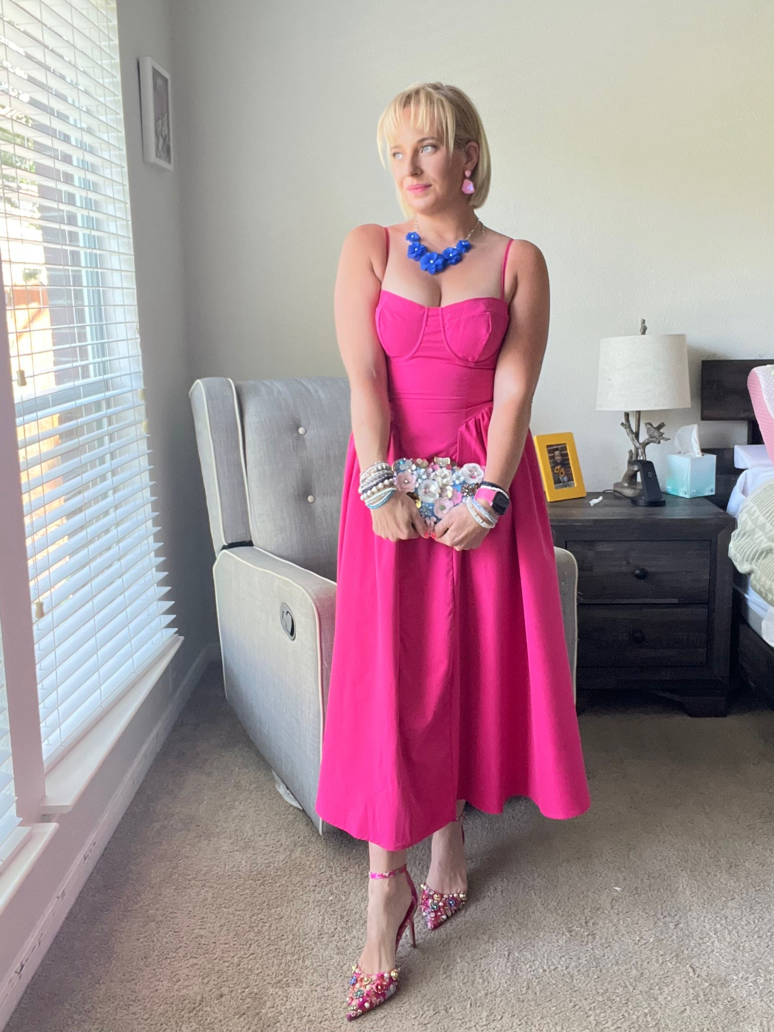 Dress size Small (6) 
135lbs 34DDD 5”2. 
Shoes size 6.5. 

#ltkformal #ltkspring #ltkgala #ltkpink #pinkdress #pink&blue #love #dress #glitter #flowers 

#LTKStyleTip #LTKFindsUnder100 #LTKParties