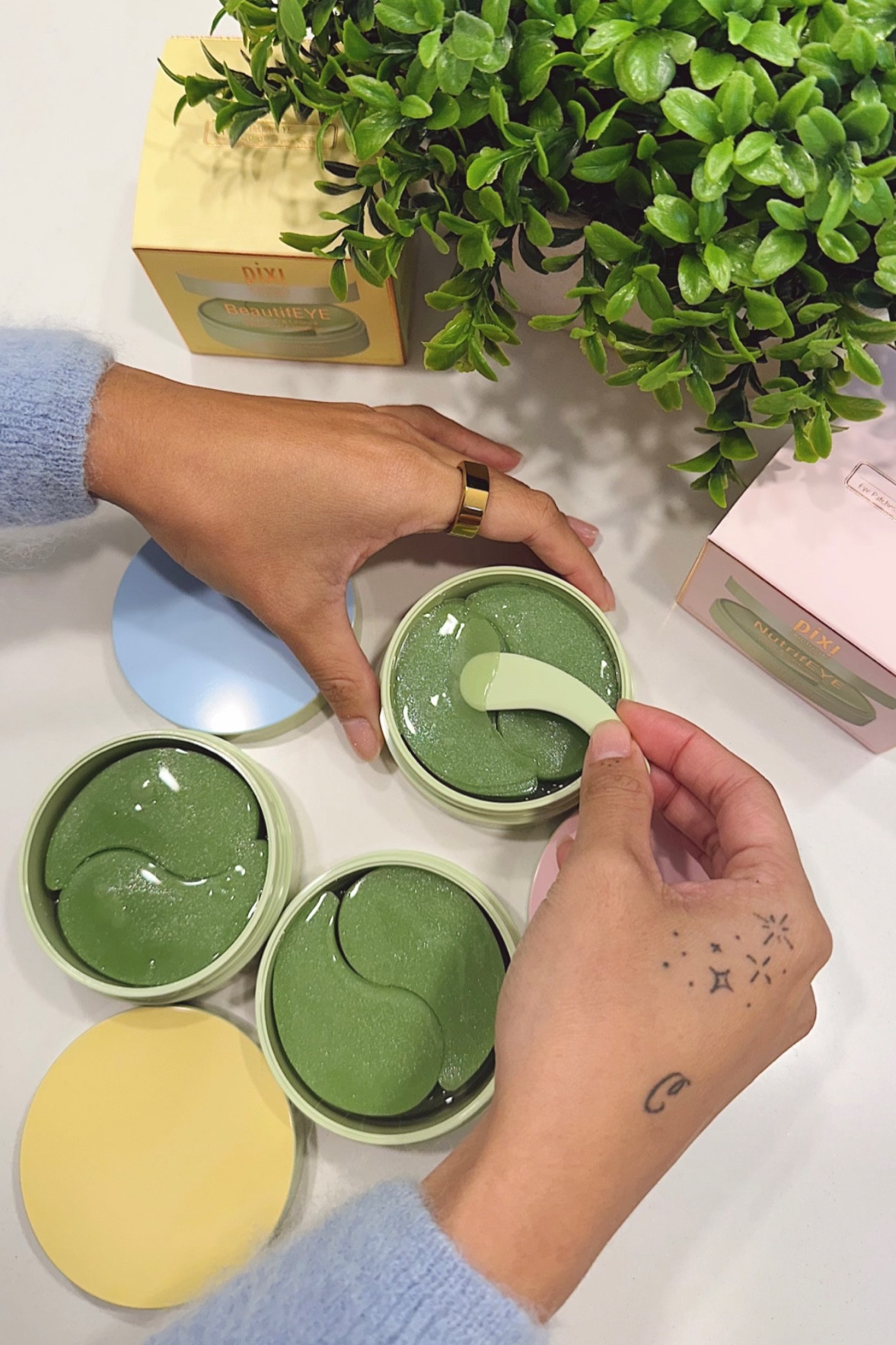 #AD | Coffee isn’t the only thing that awakens me in the morning: These multi-tasking and cooling eye patches from @PixiBeauty are so revitalizing and nourishing! Just what I need to kick start my day! ✨ 

I’ve linked these eyepatches in my LTK Shop so you guys can check them out from there!