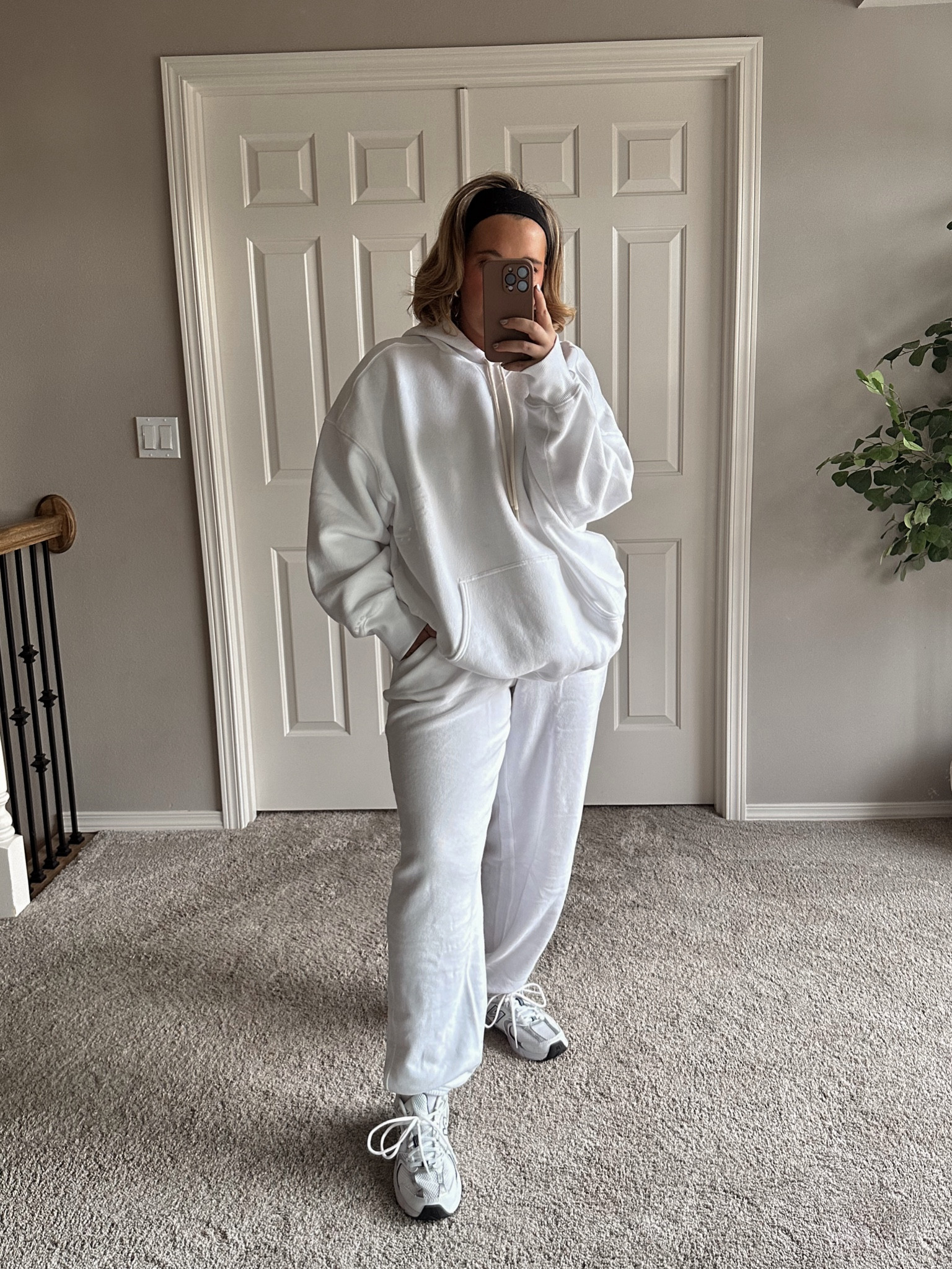 Because the neutral colors sell out the fastest during sales. I’m sharing this set before the haul goes live tomorrow. Size large in both! 


#LTKMostLoved #LTKfitness #LTKmidsize