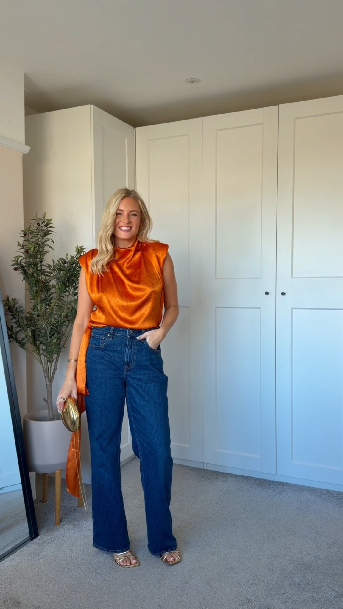 Love the colour of this top 🧡🍊 jeans have 15% off atm too!

Jeans and a nice top, Zara, Abercrombie 

#LTKspring #LTKuk #LTKdatenight