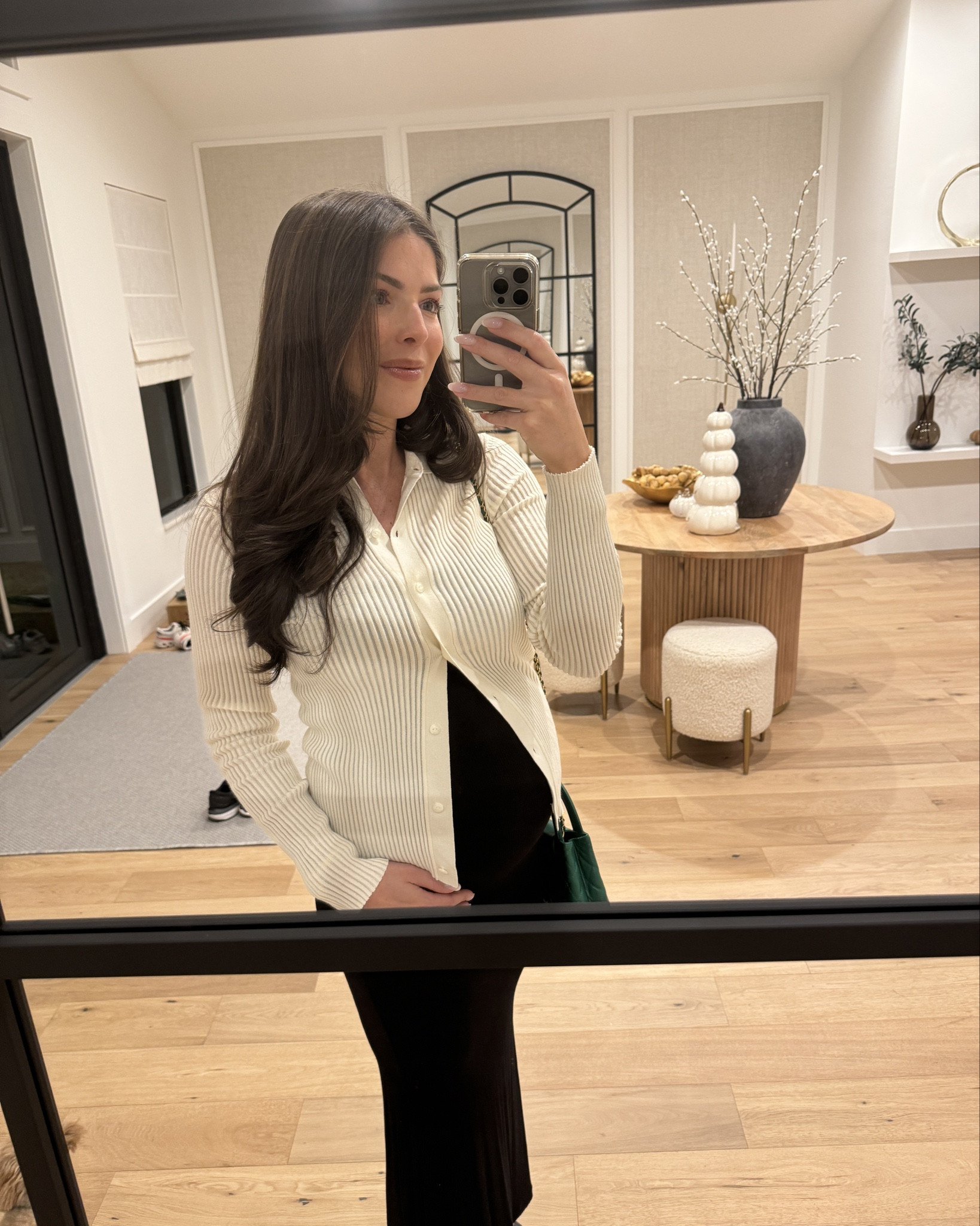 Dinner fit! White top was out of stock, but found the same shirt in a different color!! 

#LTKStyleTip #LTKBump