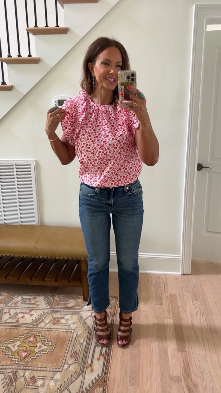 Avara Noreen Pink top and Julia Jeans! Fits TTS, I’m in a medium top and 28 jeans. Code BETSY works for 72 hours only! 

#LTKFind #LTKGiftGuide #LTKSeasonal