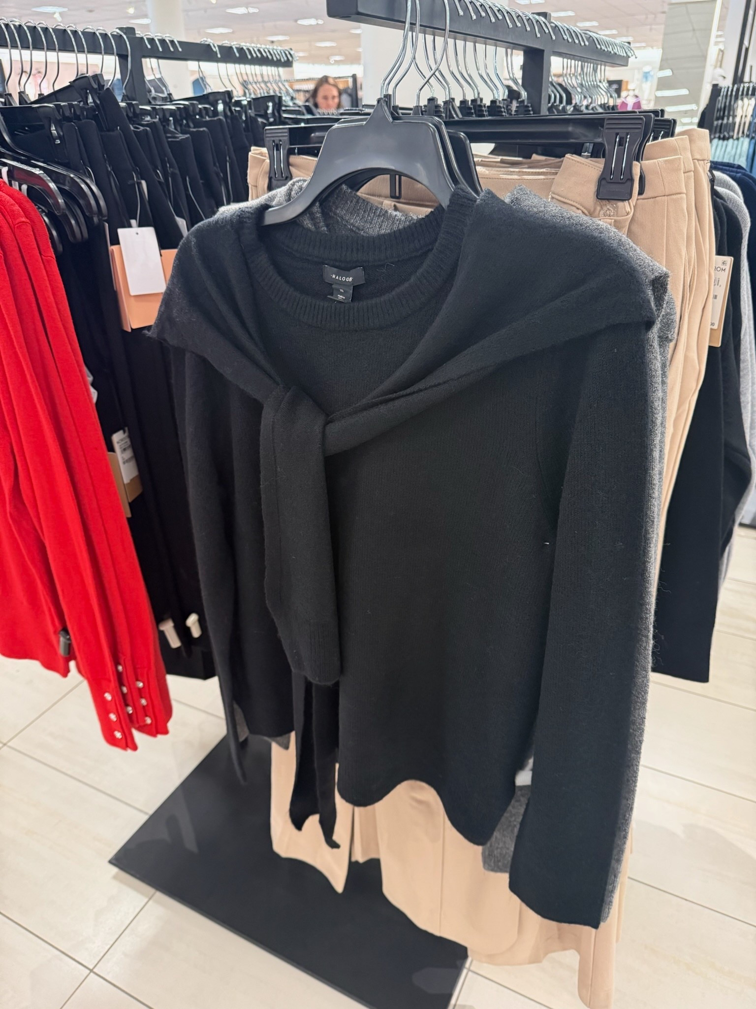 I loved the short sleeve version of this top and now I need this longer sleeve version! It looks amazing for fall and winter and I love the added knot tie detail. It will look so chic for any fall outfit. Linked⬆️

#Itkcreator #Itkfinds
#Itkwatchnow #nordstrom #nordstromfinds #fall #fallfashion #falloutfits

#LTKootd #LTKSeasonal #LTKFindsUnder100