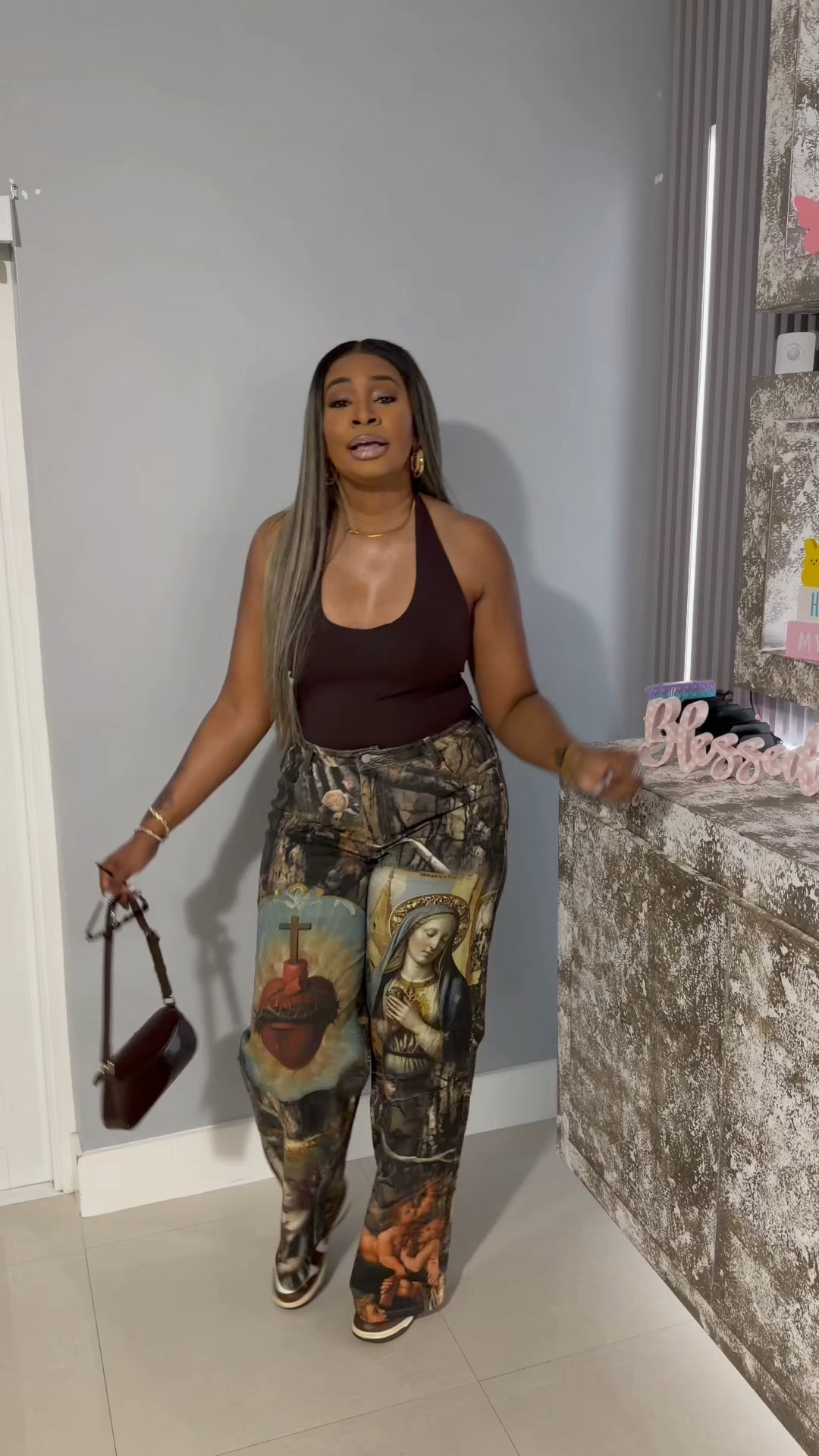 Simple but cute 💅🏽✨
Loving this look effortless and easy to put together 😍

Outfit details:
TJ Maxx | Fashion Nova | Sam Edelman | Amazon | Nike

#outfitinspo #ootd #fashionstyle #fashioncreator #reels reelitfeelit explorepage contentcreator

#LTKFestival #LTKmomlife #LTKBeauty