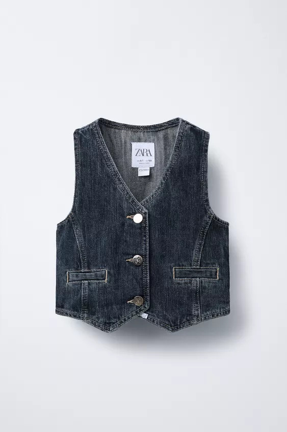 Sleeveless V-neck vest. Button closure and front welt pockets. CLOSED © label at hem. | Zara US