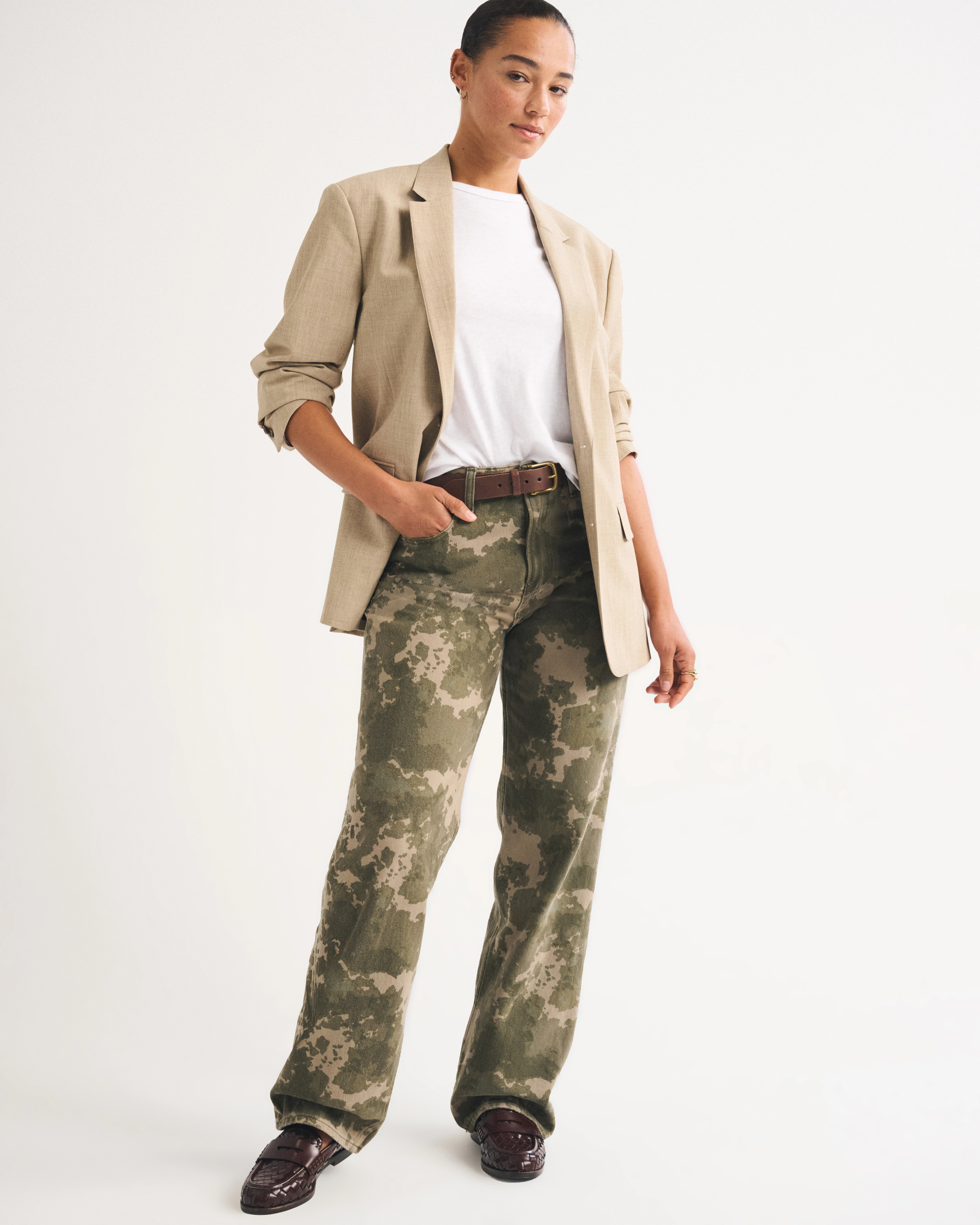 Curve Love High Rise 90s Relaxed Camo Print Jean | Abercrombie & Fitch (US)