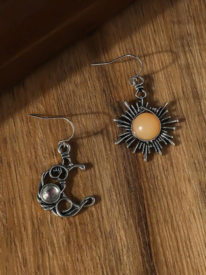 1pair Retro Bohemian Style Metal Sun Moon Moonstone Asymmetric Earrings, Gifts For Women | SHEIN