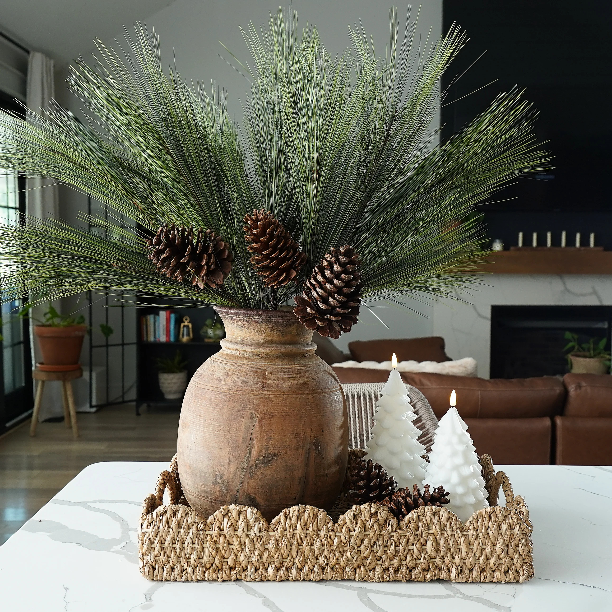 Braided Seagrass Scalloped Tray | MJHome