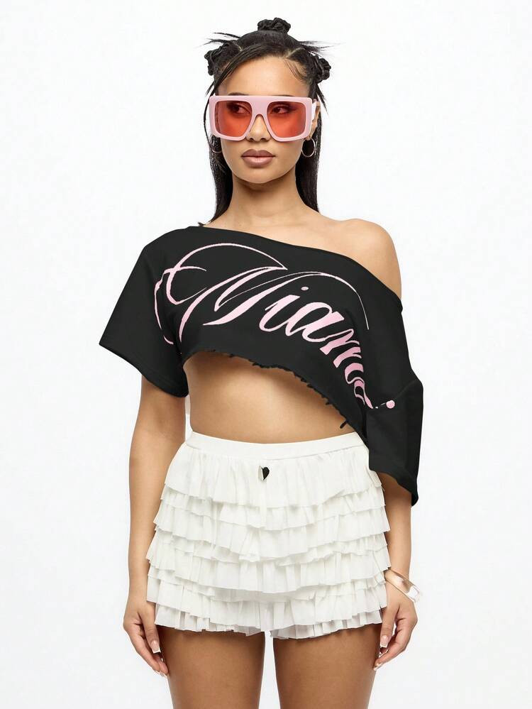 SUMWON WOMEN Off Shoulder Raw Edge Cropped Graphic Tee Alternative Festival Clothing Ruffled Distressed Aesthetic Y2K Fashion Edgy Club Party Wear | SHEIN