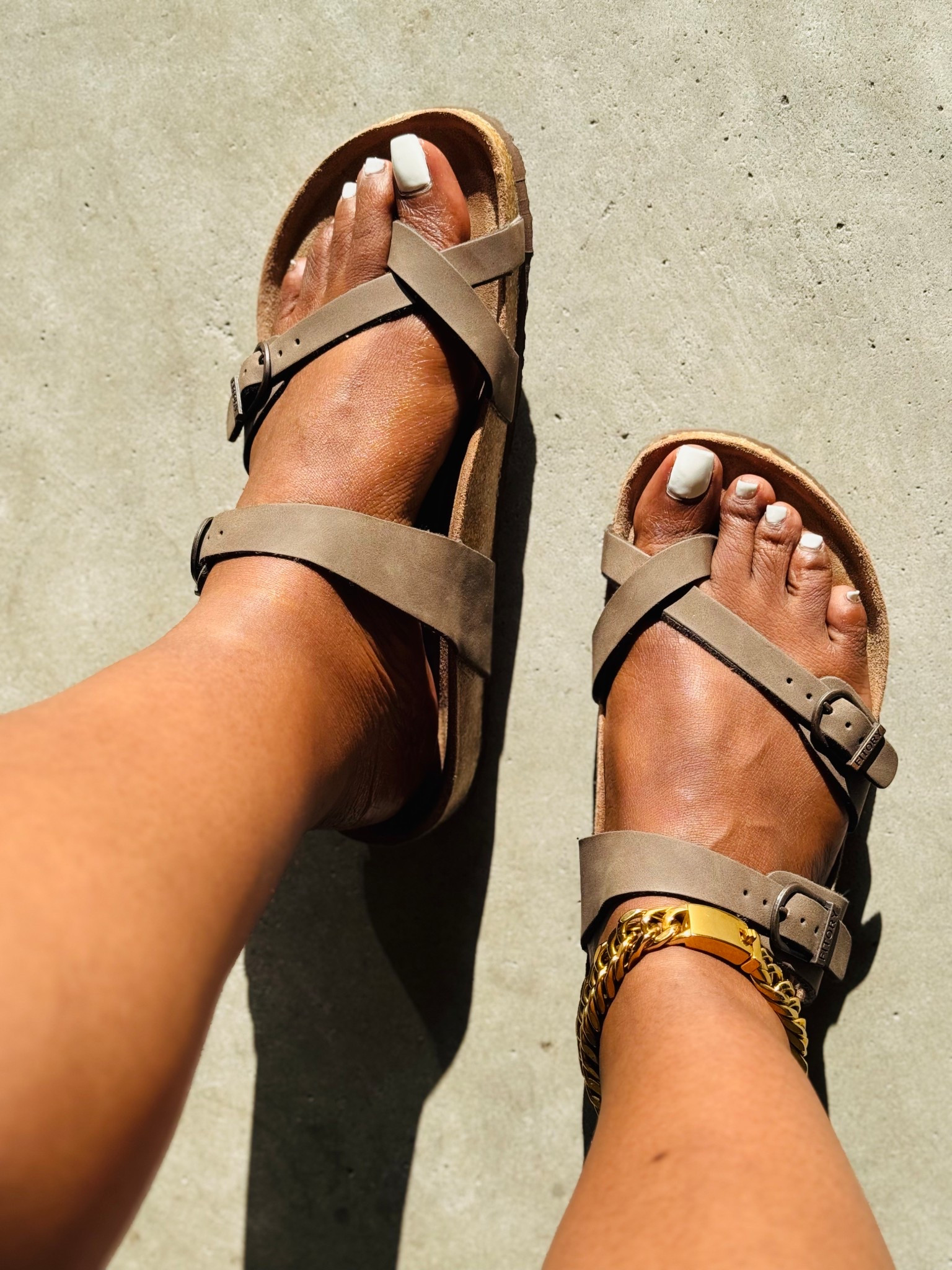 My new favorite Spring slides! #fitoryshoes

#LTKSeasonal