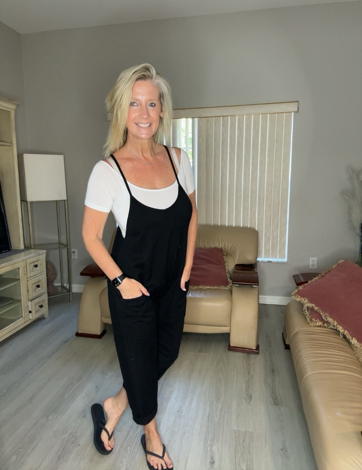 This is your throw-on-and-go outfit for days when you don’t feel like putting anything together but still want to look put-together.
Loose, comfortable, flattering in all the right places—and yes, it has pockets 🙌

Perfect for running errands, travel days, or just feeling cute without the effort.



#LTKOver40 #LTKootd #LTKMidsize
