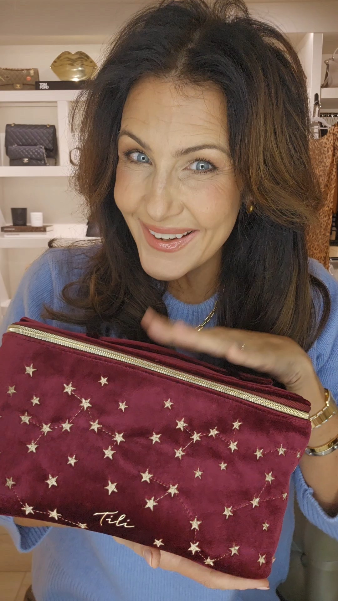 Was it just me that thought QVC shopping was just on TV? 

I was today years old when I discovered that you can get all the best offers on the website too! 

I can’t resist a beauty bundle, especially when it’s in a gorgeous bag, and this one is saving you over £250!  Just use the code FIVE4U to get the maximum discount. 

Let me know if you’d like the link xx



#LTKuk #LTKgiftguide