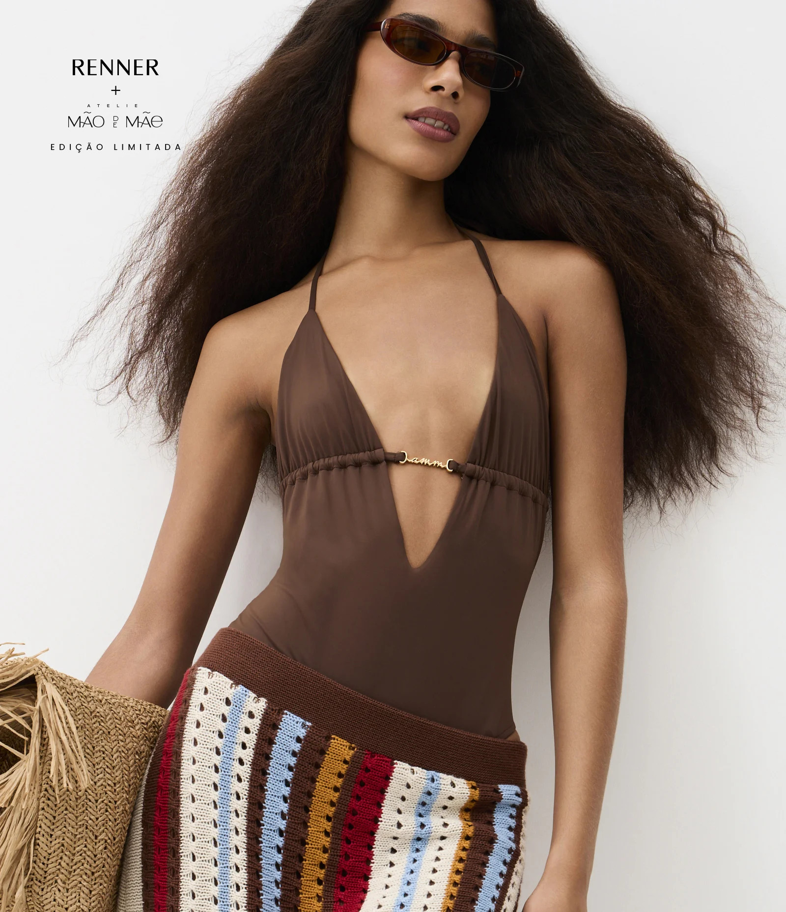 Maiô Cavado em Microfibra com Recorte e Aviamento Metalizado Marrom - Lojas Renner | Renner (BR)