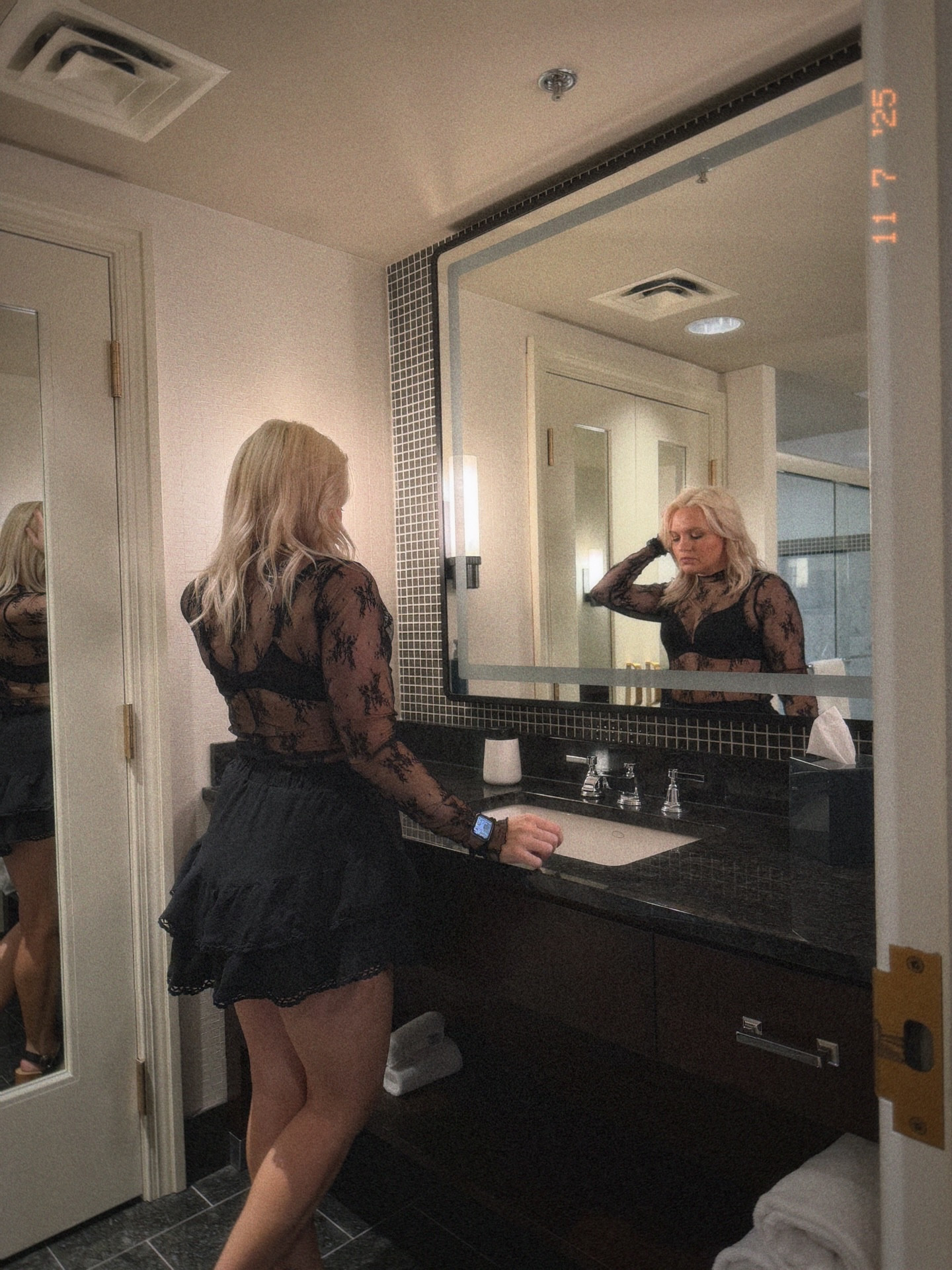 brb time to get ready ✨ 

#datenightoutfit #pinterestinspiration #pinterestaesthetıc #outfitinspo