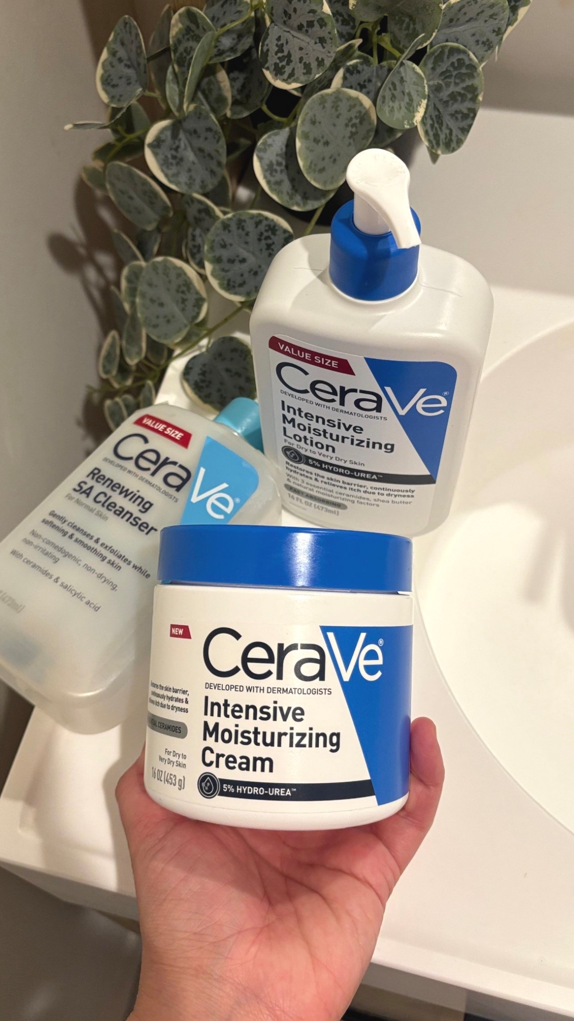#ad Winter skin needs extra love 🤍
My go-to routine includes @CERAVE Intensive moisturizers made with 3 essential ceramides to keep my skin hydrated, calm, and radiant all season long.
Derm-developed, affordable, and available at @Target —linked on my @shop.ltk page!
#ceravepartner #targetpartner #DevelopedWithDerms #target
 @targetstyle 