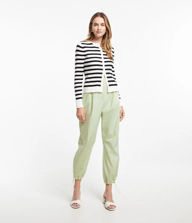 Calça Parachute em Algodão com Pregas e Ajuste na Barra Verde | Renner (BR)