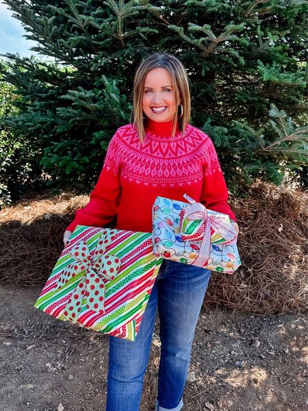 Christmas Gift Ideas from Belk 

Fair Isle Sweater - runs big, I sized down to a small 
Vince Camuto Black Boots - true to size 
Jessica Simpson Jeans - true to size 

Beauty kits / Fragrance gift 


#LTKGiftGuide #LTKHoliday #LTKCyberWeek
