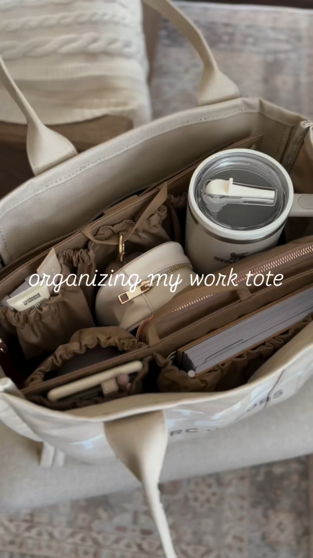 organizing my work tote ✨ let me know if you’d like the 🔗 to anything! Follow @aclassyfashionista for more inspo 🤍

#aclassyfashionista #asmrsounds #amazonfinds #bagorganization #asmrvids